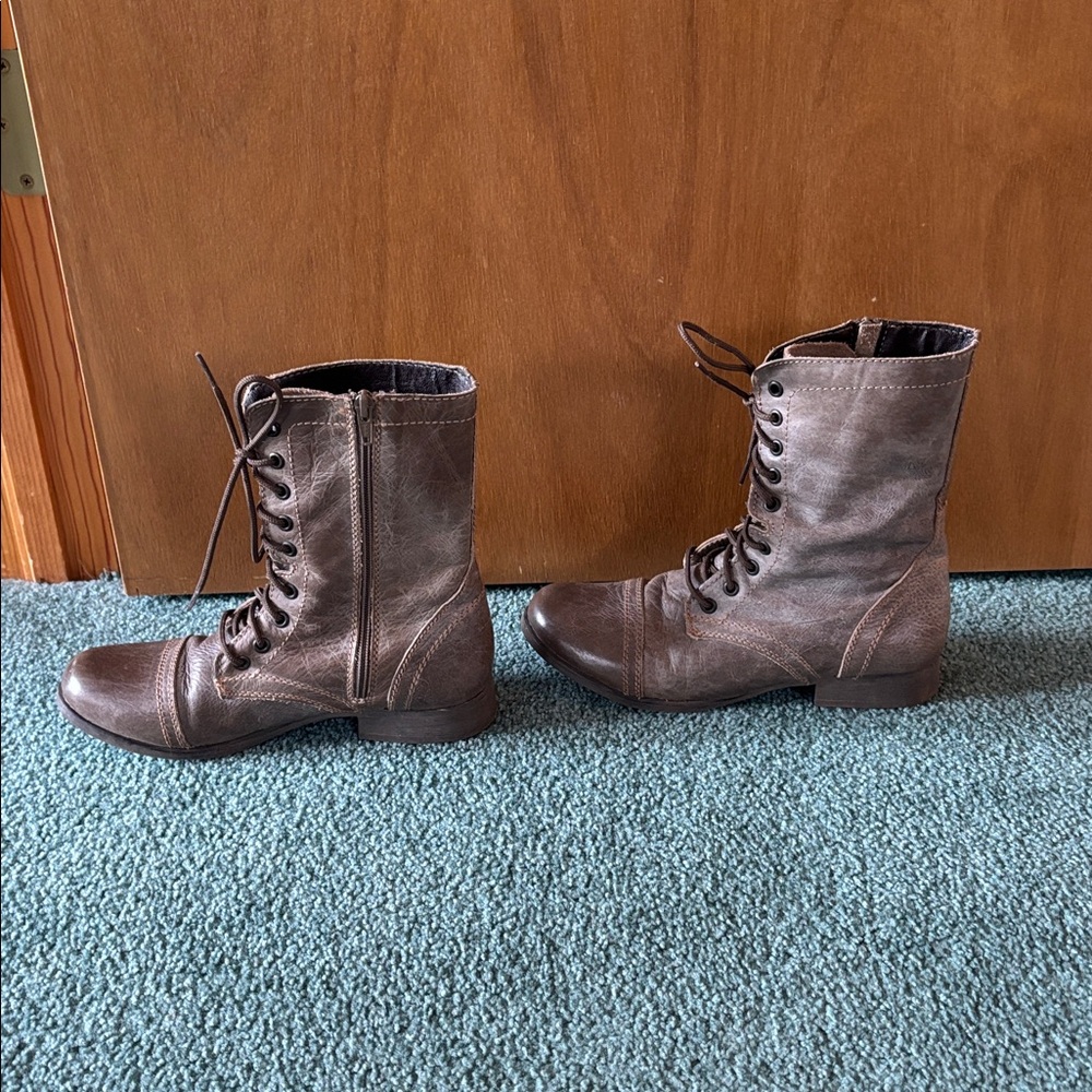 🎵These boots were made for walking 🎵 - Picture 3 of 15